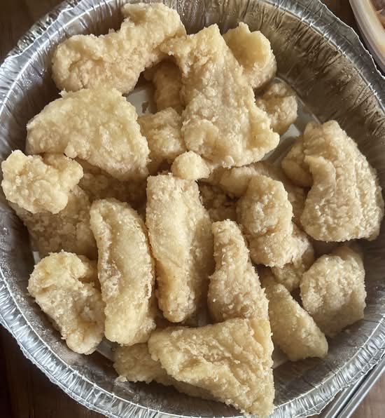 144. Deep-Fried Fish Filet with Cream Corn Sauce 粟米斑塊